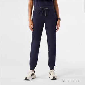 Figs Women's Zamora Scrub Pants in Navy